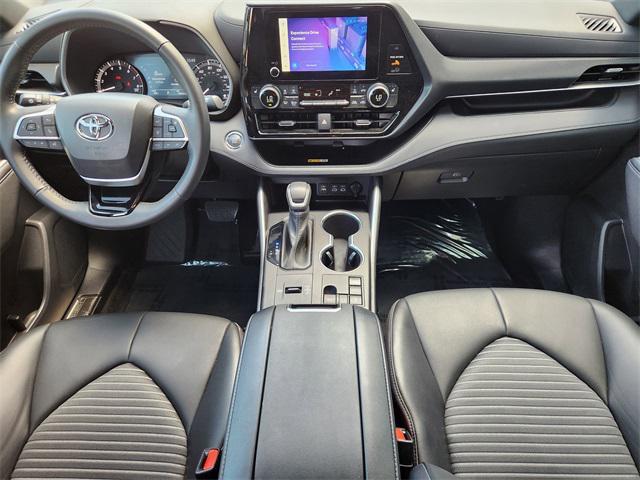 used 2023 Toyota Highlander car, priced at $37,391