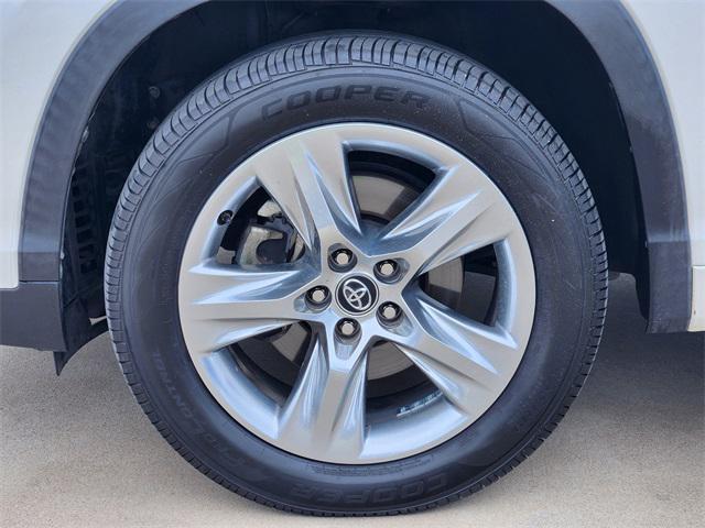 used 2019 Toyota Highlander car, priced at $24,504