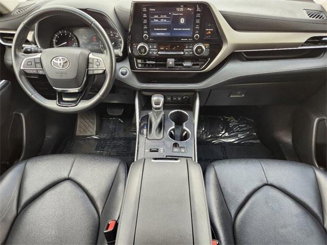 used 2021 Toyota Highlander car, priced at $29,901