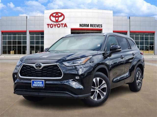 used 2021 Toyota Highlander car, priced at $29,901