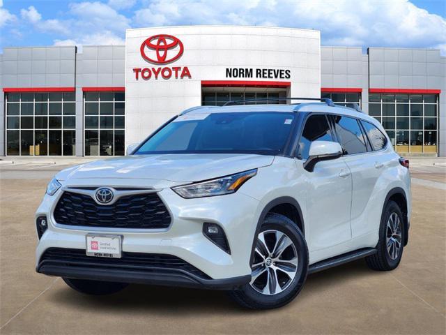 used 2020 Toyota Highlander car, priced at $29,991