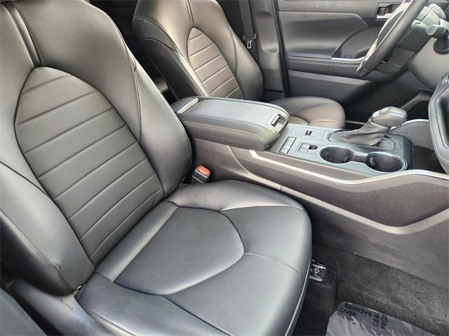 used 2020 Toyota Highlander car, priced at $29,991
