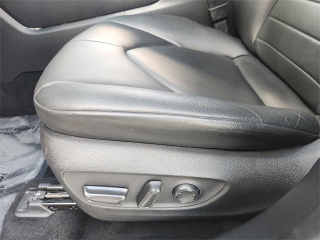 used 2020 Toyota Highlander car, priced at $29,991