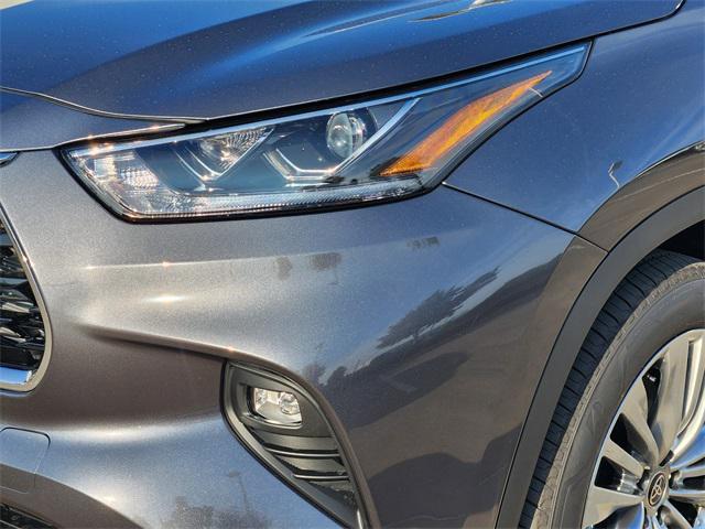 new 2025 Toyota Highlander Hybrid car, priced at $57,540