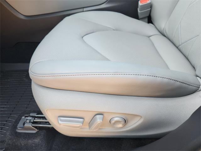 new 2025 Toyota Highlander Hybrid car, priced at $56,682