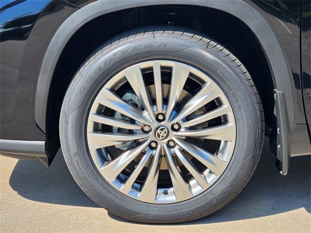 new 2025 Toyota Highlander Hybrid car, priced at $56,682