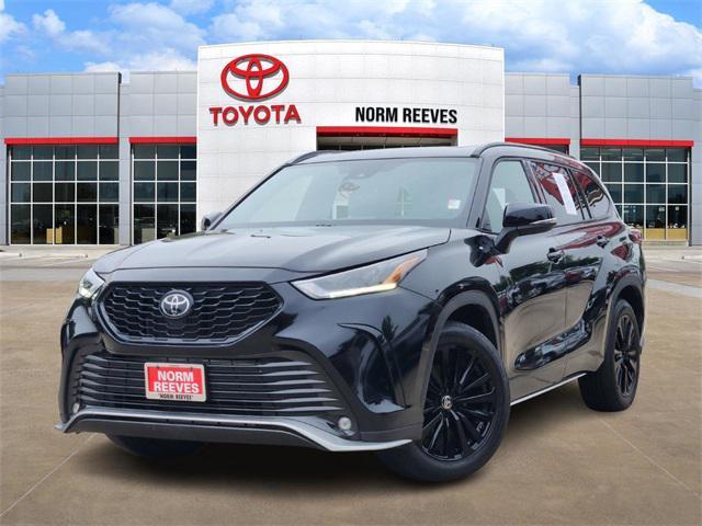 used 2024 Toyota Highlander car, priced at $43,278