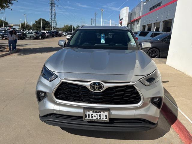 used 2022 Toyota Highlander car, priced at $34,916