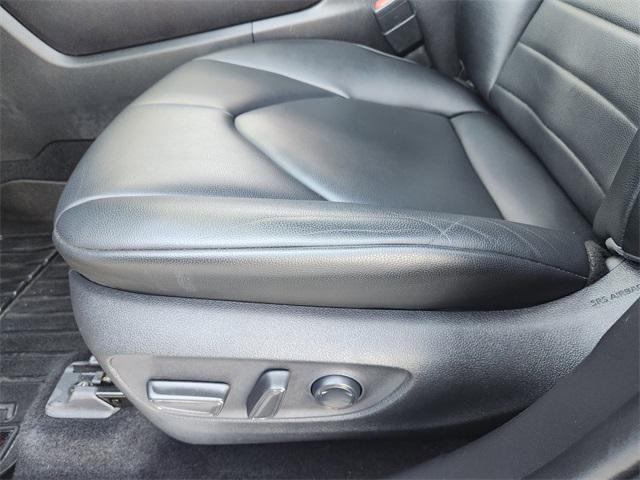 used 2022 Toyota Highlander car, priced at $34,372