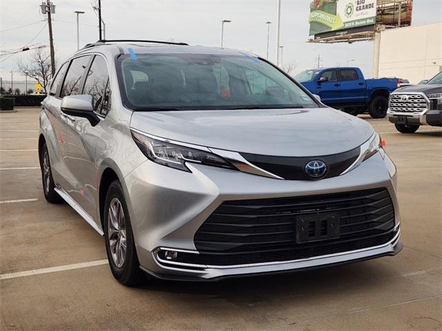 used 2023 Toyota Sienna car, priced at $41,901