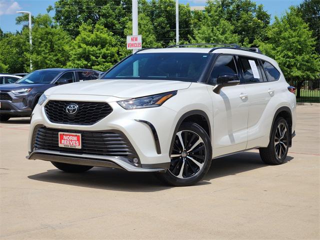 used 2021 Toyota Highlander car, priced at $33,961