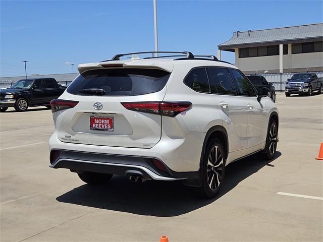 used 2021 Toyota Highlander car, priced at $34,003