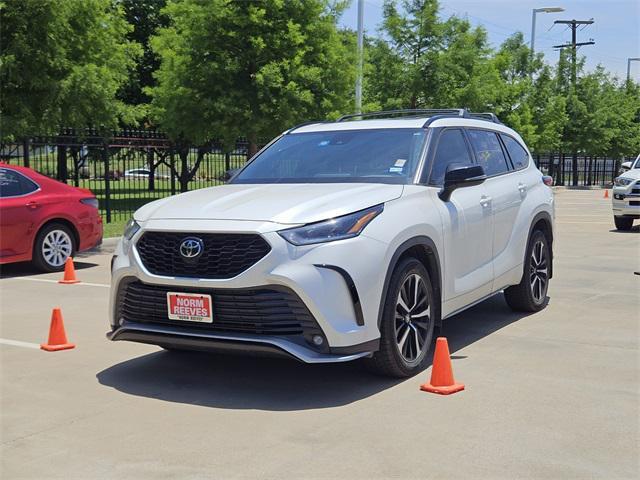 used 2021 Toyota Highlander car, priced at $34,003