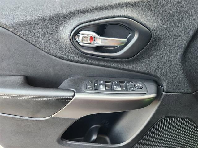 used 2021 Jeep Cherokee car, priced at $14,924