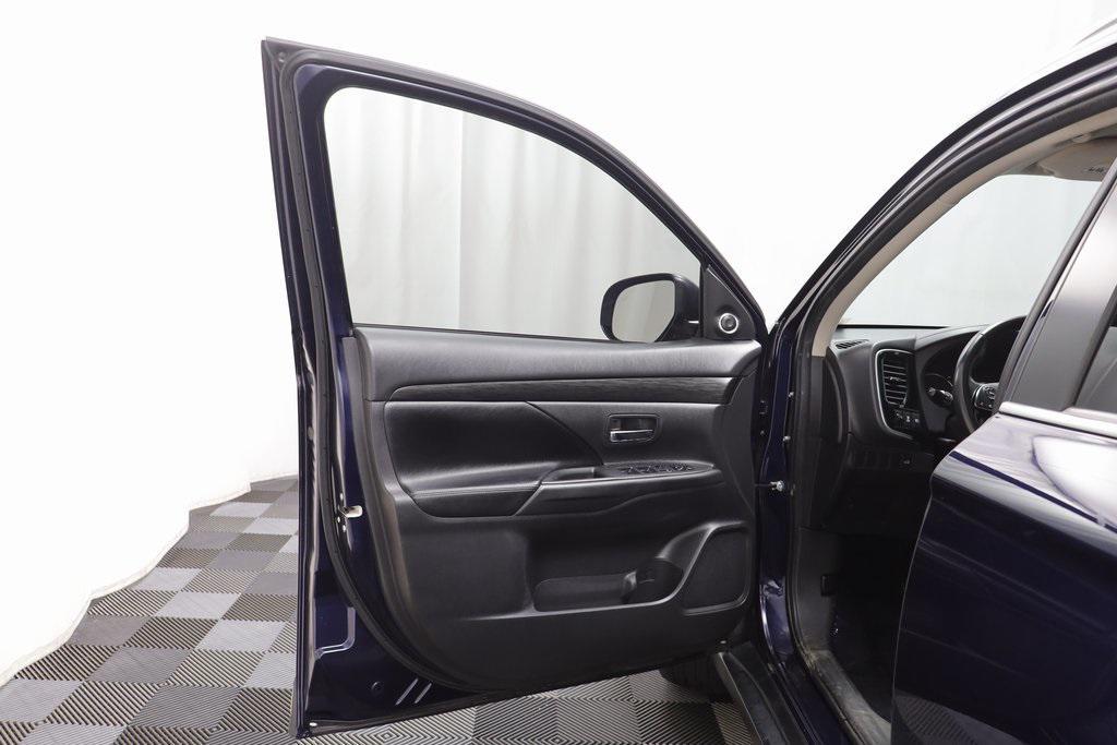 used 2017 Mitsubishi Outlander car, priced at $11,900