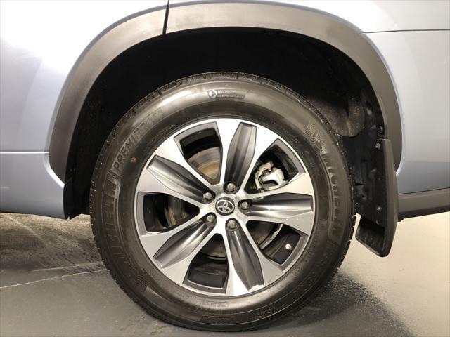 used 2021 Toyota Highlander car, priced at $37,500