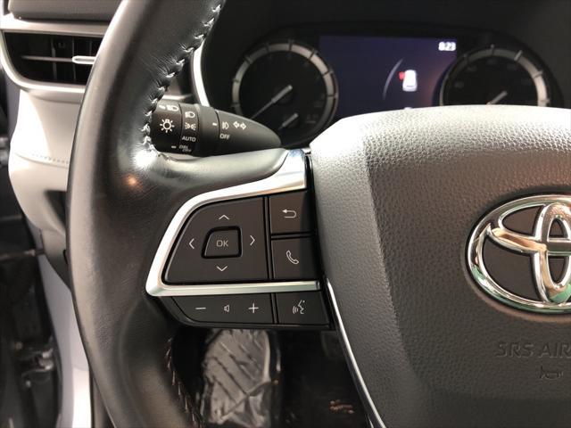 used 2021 Toyota Highlander car, priced at $37,500