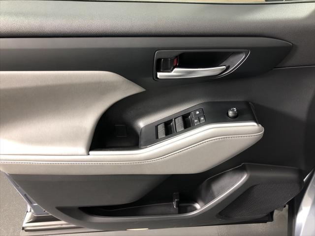used 2021 Toyota Highlander car, priced at $37,500