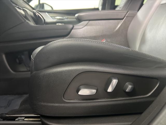 used 2022 Cadillac XT5 car, priced at $33,900