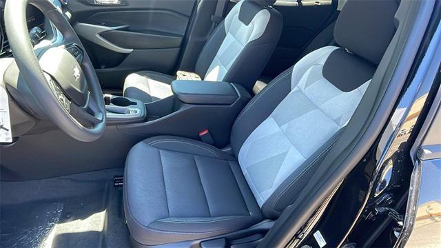 new 2025 Chevrolet Trax car, priced at $19,240