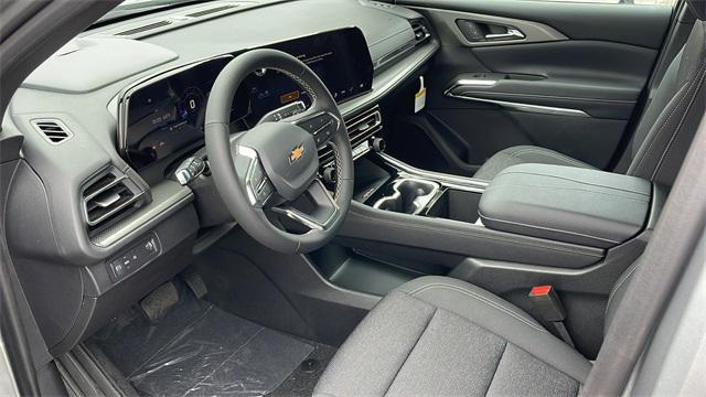 new 2025 Chevrolet Traverse car, priced at $43,656