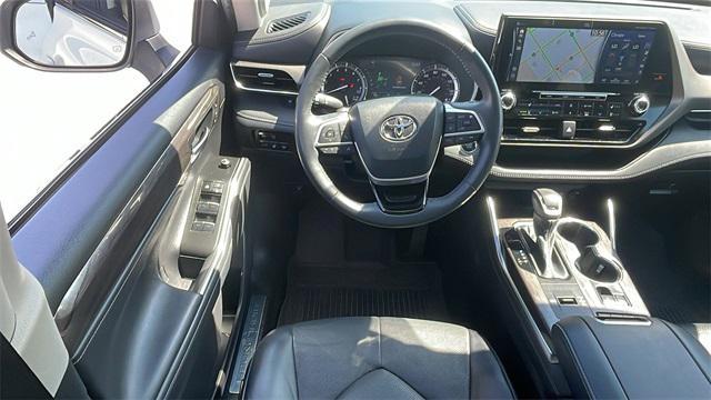 used 2022 Toyota Highlander car, priced at $37,953