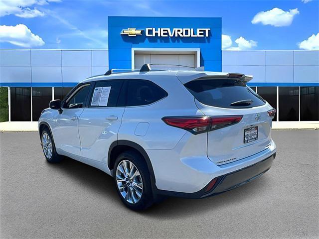 used 2022 Toyota Highlander car, priced at $37,953