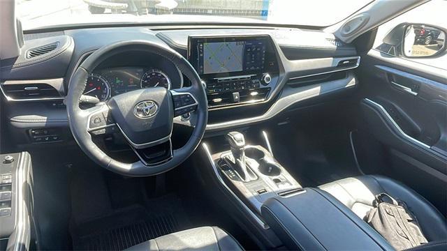 used 2022 Toyota Highlander car, priced at $37,953