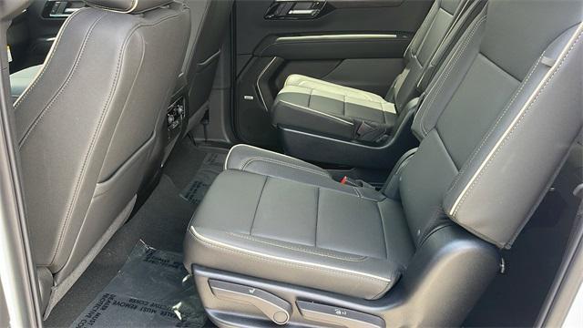new 2025 Chevrolet Suburban car, priced at $79,040
