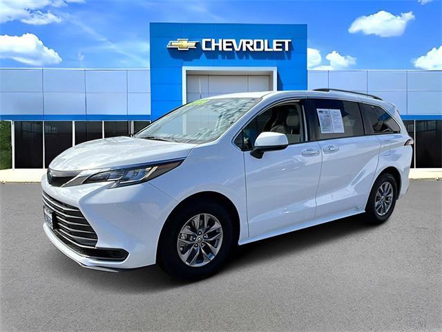 used 2022 Toyota Sienna car, priced at $37,636