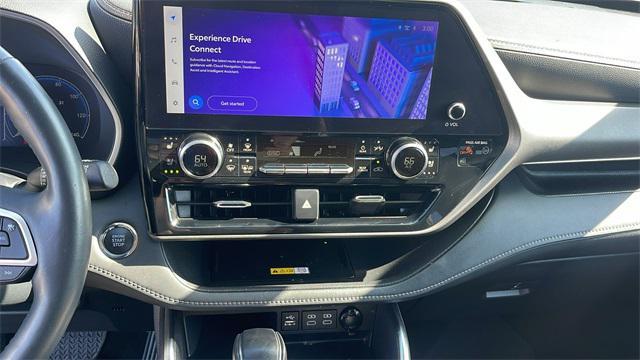 used 2023 Toyota Highlander car, priced at $35,691