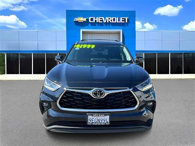 used 2023 Toyota Highlander car, priced at $35,691