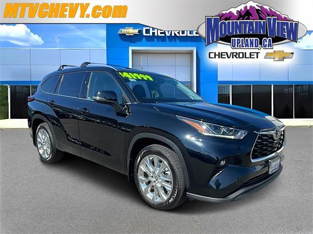used 2023 Toyota Highlander car, priced at $35,691