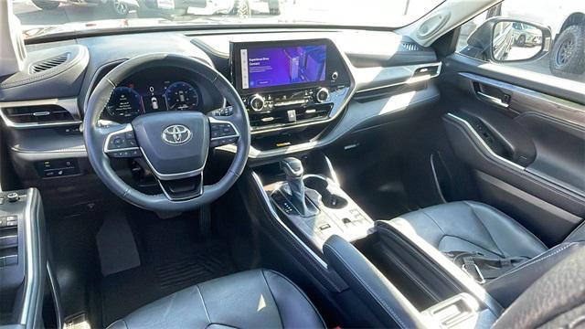 used 2023 Toyota Highlander car, priced at $35,691