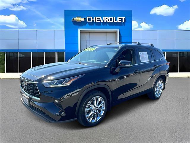 used 2023 Toyota Highlander car, priced at $35,691