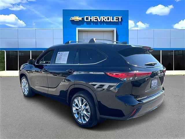 used 2023 Toyota Highlander car, priced at $35,691