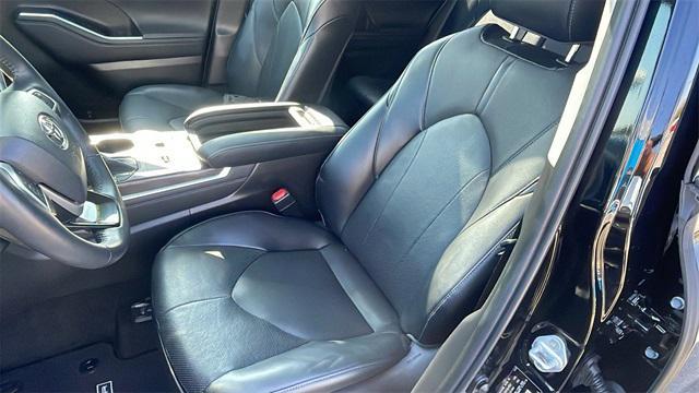 used 2023 Toyota Highlander car, priced at $35,691