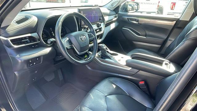 used 2023 Toyota Highlander car, priced at $35,691