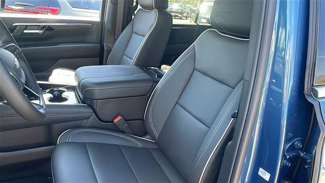 new 2025 Chevrolet Suburban car, priced at $76,160