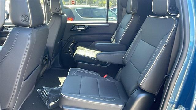 new 2025 Chevrolet Suburban car, priced at $76,160