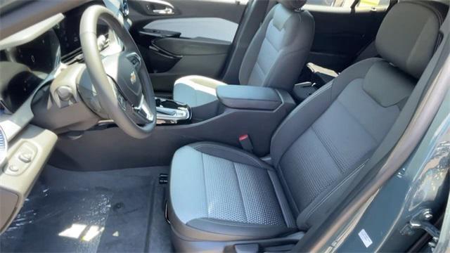 new 2025 Chevrolet Trax car, priced at $21,385