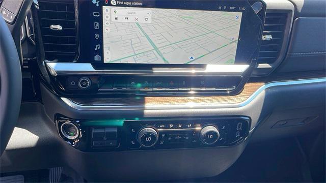new 2025 Chevrolet Silverado 1500 car, priced at $40,220