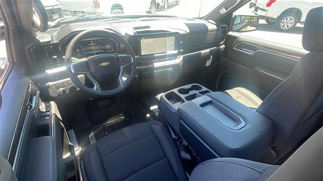 new 2025 Chevrolet Silverado 1500 car, priced at $40,220