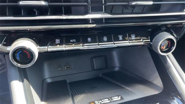 new 2026 Chevrolet Traverse car, priced at $40,826