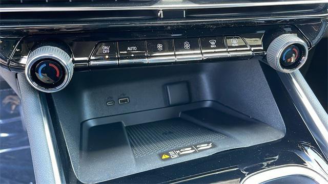 new 2025 Chevrolet Traverse car, priced at $42,905