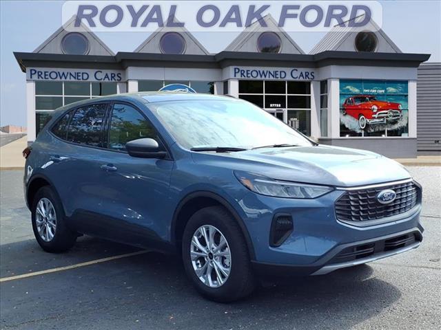 used 2025 Ford Escape car, priced at $25,999