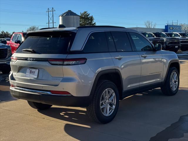 new 2025 Jeep Grand Cherokee car, priced at $40,123