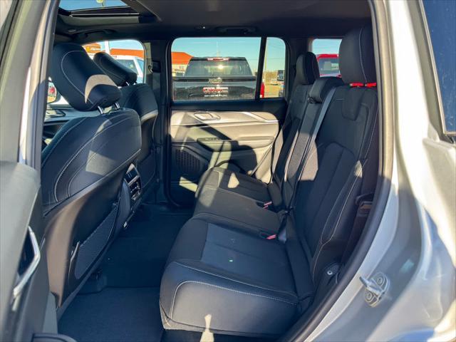 new 2025 Jeep Grand Cherokee car, priced at $40,123