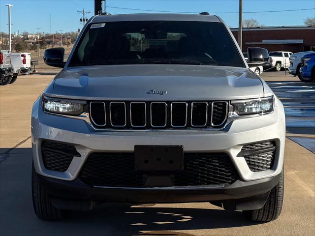 new 2025 Jeep Grand Cherokee car, priced at $40,123