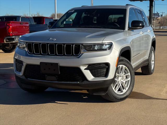 new 2025 Jeep Grand Cherokee car, priced at $40,123